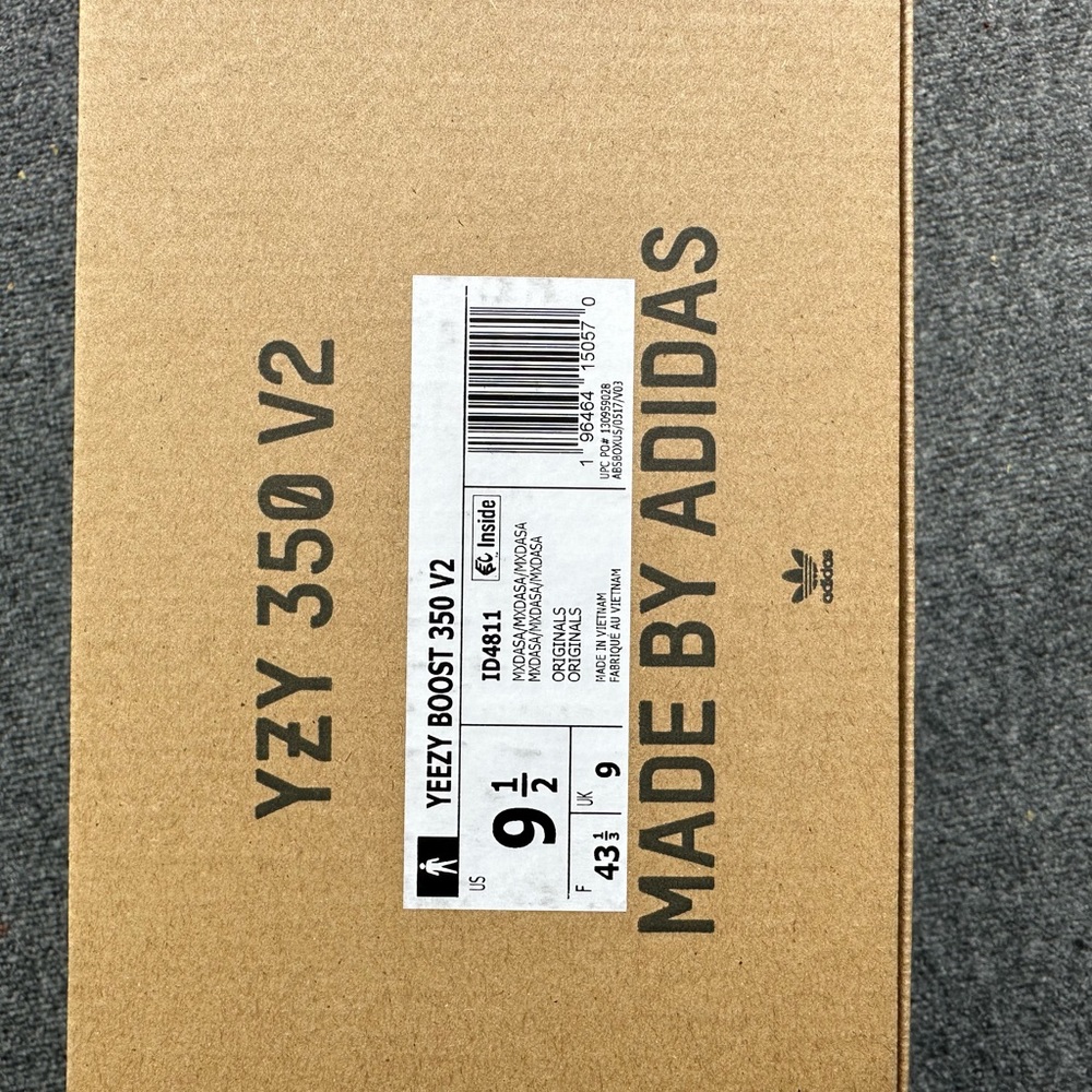 Adidas Yeezy 350 MX Dark Salt 9.5 new never worn in original box with tags